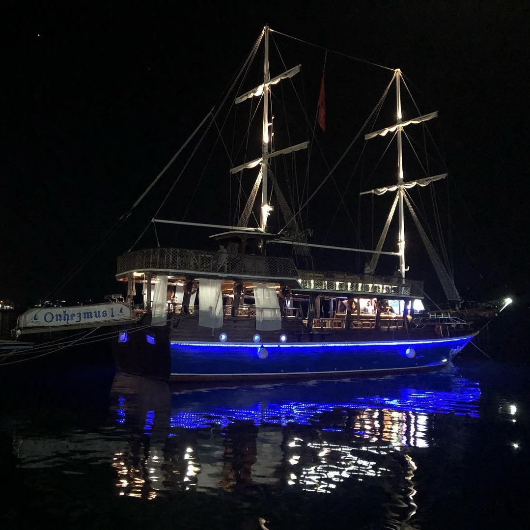 Saranda boat tour